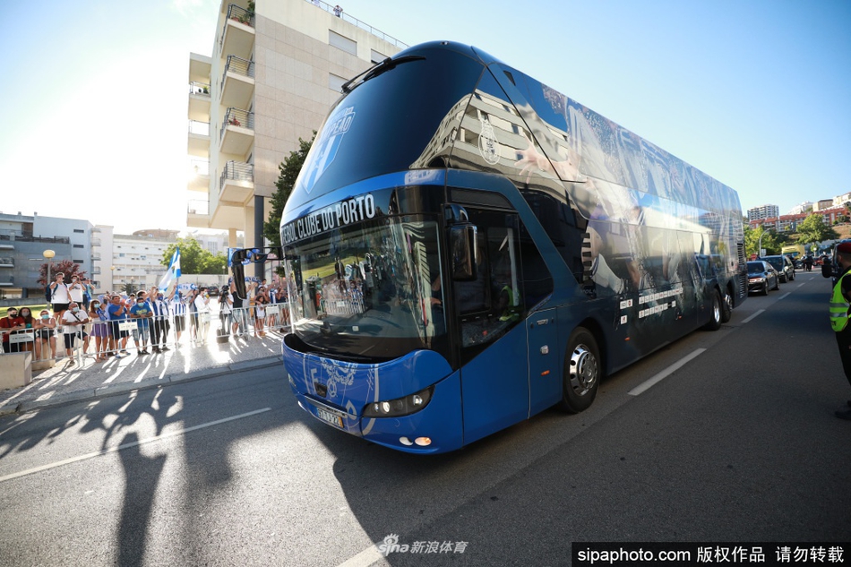 首球還得等！舍什科已為曼聯(lián)出戰(zhàn)5場踢了250分鐘，仍0球0助