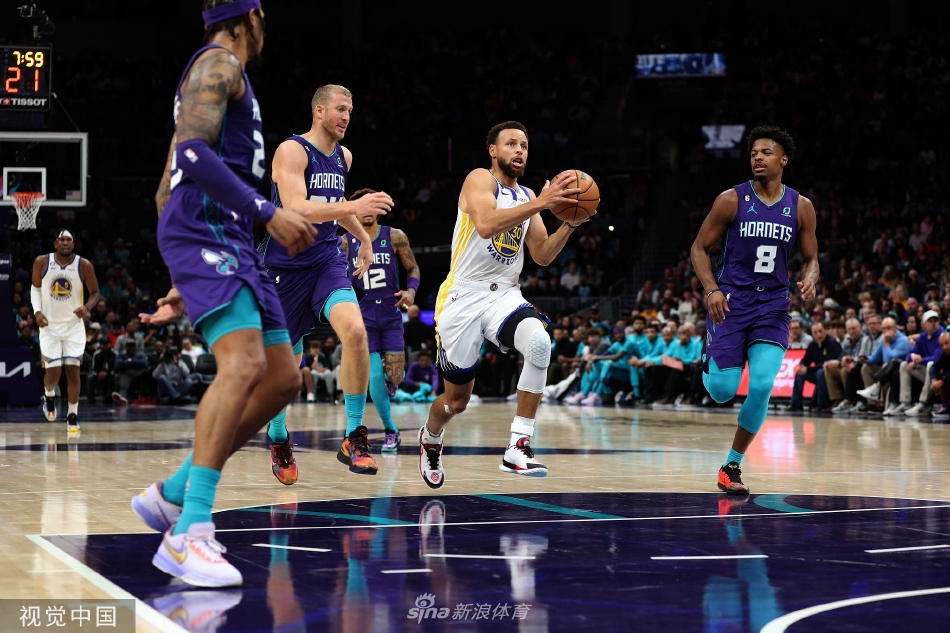 物華彌新敦煌飛天武器怎么選？敦煌飛天是物華彌新一周年慶若故人來活動里能直接換的戰(zhàn)略輔助治療角色，挺實用的。不少玩家都在糾結(jié)敦煌飛天武器到底用哪個好，咱們這就一起看看物華彌新敦煌飛天武器推薦。《物華彌新
