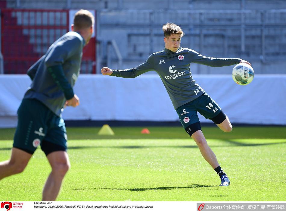 海底饑餓大獵殺怎么下載？想要比別人更加搶先搶快的玩到這款游戲，那么你獲取游戲開測消息是關(guān)鍵，能夠獲取到第一手信息，你才能在最快的時間內(nèi)容體驗到，海底饑餓大獵殺怎么下載呢？在哪里可以免費下載？下面九游小