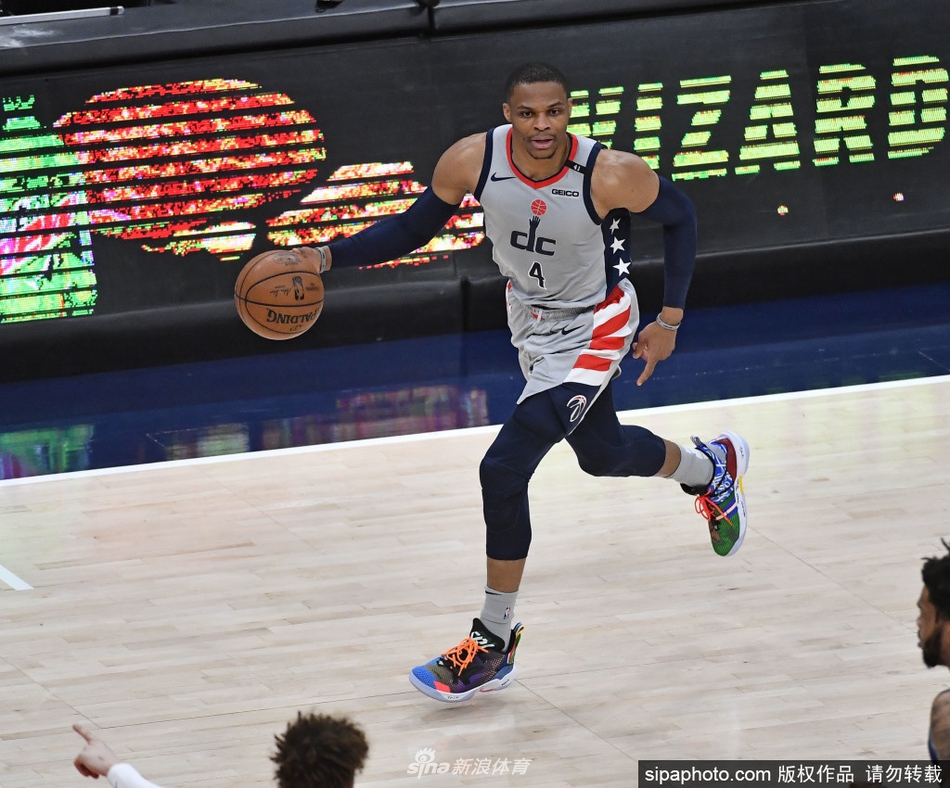 馬卡接球被犯規(guī)&同時打到吉萊斯皮 太陽關(guān)鍵挑戰(zhàn)成功&中圈跳球