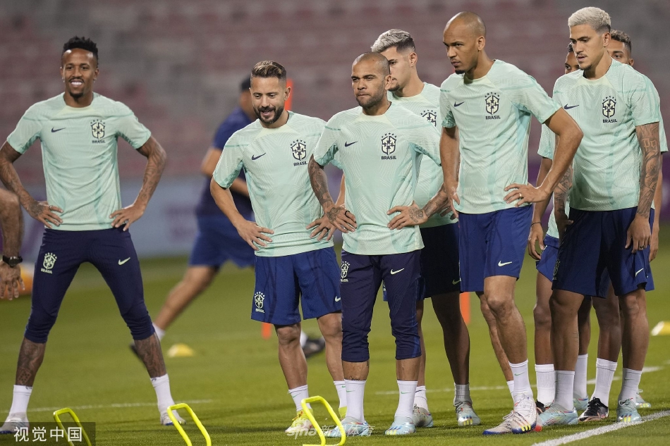 阿斯：法蒂意識到自己沒得到弗里克的充分信任，對處境非常擔(dān)憂