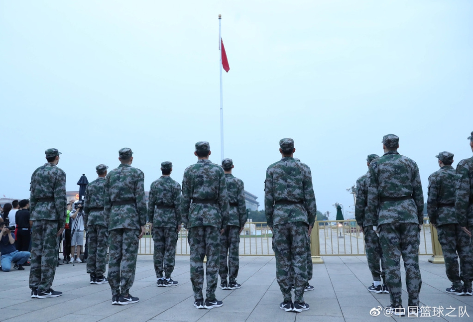 永遠的蔚藍星球劍仙披風怎么搭配