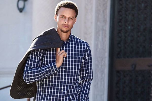 [流言板]急需調(diào)整！勇士首節(jié)三分11中3，命中率僅27%，出現(xiàn)8次失誤