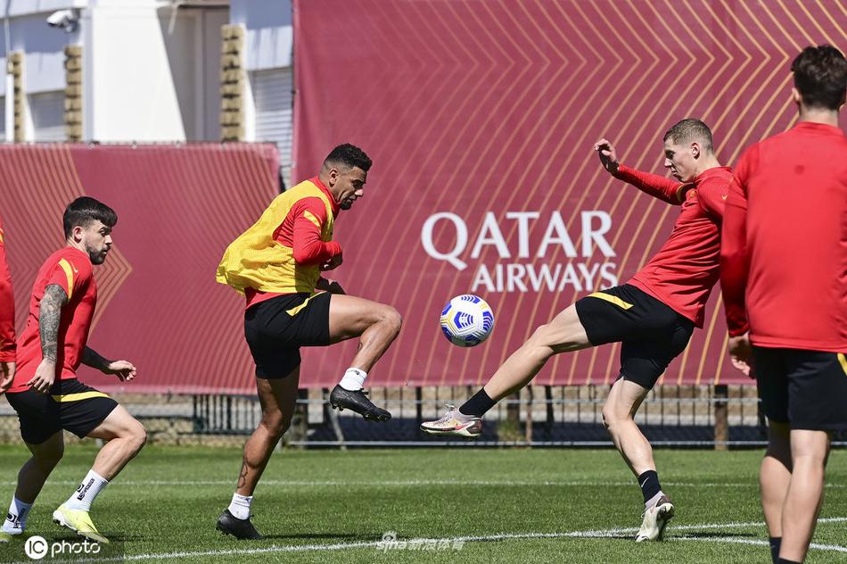 比埃爾霍夫：基米希更適合踢中場 弗林斯：寧愿讓他回右后衛(wèi)位置