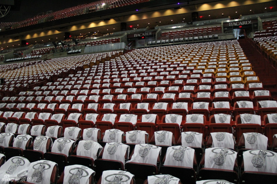 心系愛徒??巴黎主帥恩里克問記者：奧爾莫在西超杯決賽上場了嗎