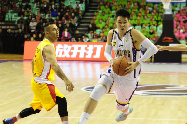 在《寂靜嶺f》中為女主深水雛子進行英文配音的Suzie Yeung分享了幕后花絮，她談到配音過程并不是很簡單的事?！凹纫獏f(xié)調(diào)對口型時機、把控嘴部動作精度、配合肢體表演、緊跟劇本走向、聽從導演指導，又要
