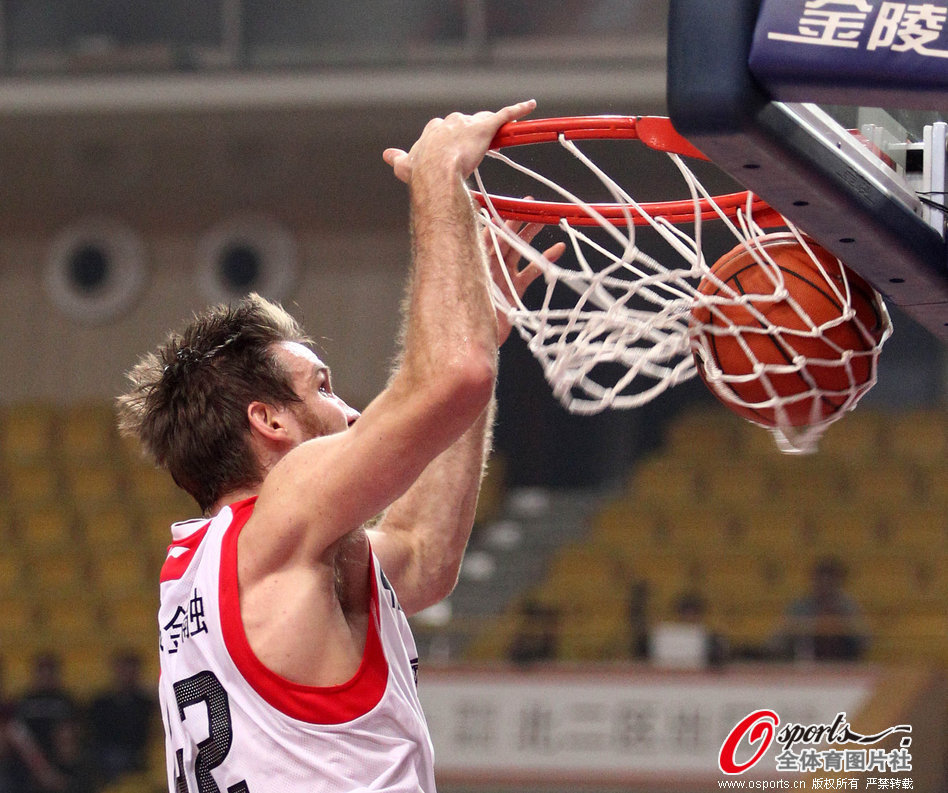 《鳴潮》榮耀花雨成就解鎖指南 6個隱藏任務(wù)詳解