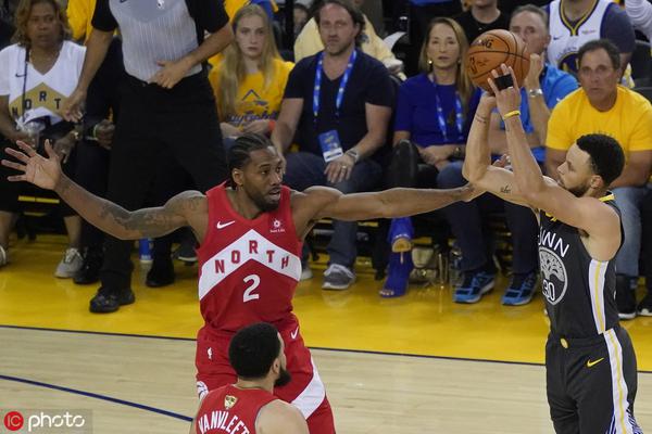 每體：阿隆索構建的主力陣容已成型，唯一疑問就是右后衛(wèi)讓誰首發(fā)