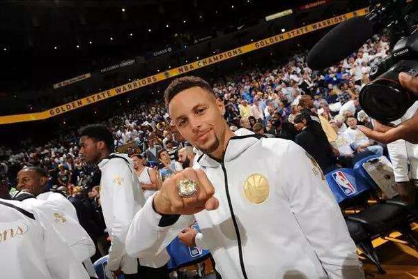 遠(yuǎn)射破門，西甲官方：姆巴佩當(dāng)選皇馬2