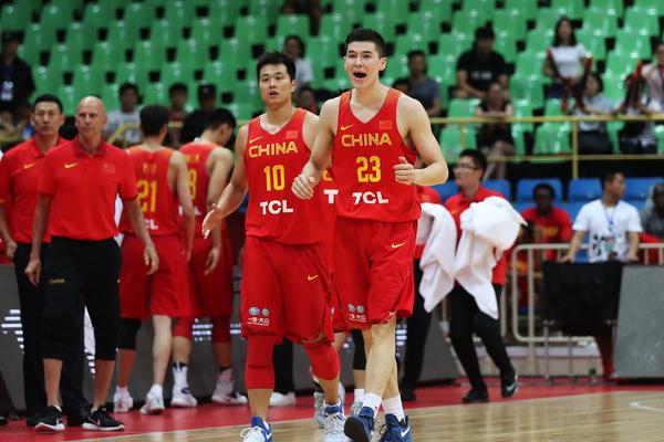 10月17日 NBA季前賽 鵜鶘vs魔術(shù) 全場錄像回放
