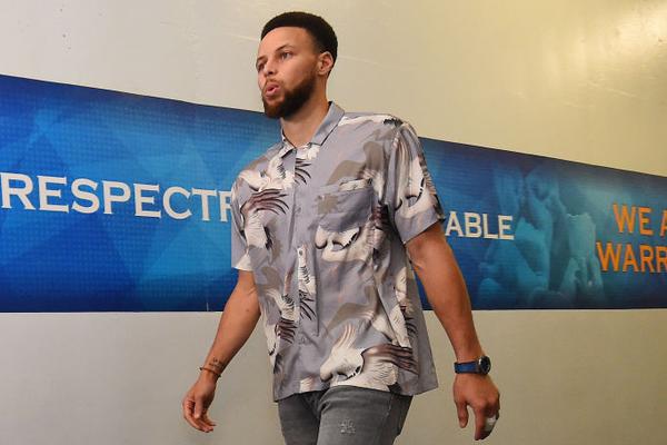 意媒：米蘭vs科莫的海外意甲將有800萬至900萬歐收入，米蘭拿大頭