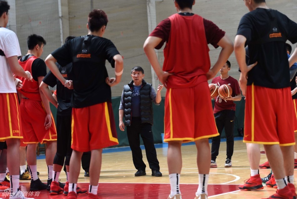 烏龍球！安吉洛打門費薩爾擋進自家球門，勝利第8分鐘1