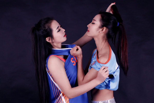 踢出自信了！菲利克斯蝎子擺尾式腳后跟進球，本場梅開二度