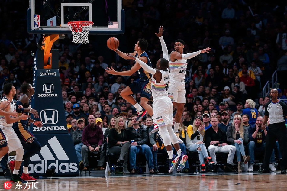 直播吧10月11日訊據(jù)Hoopshype名記Michael Scotto報道，據(jù)球員經(jīng)紀人透露，國王已經(jīng)簽下了米奇-馬斯卡里。馬斯卡里身高1米96，是兩屆NCAA二級聯(lián)賽全國冠軍。他的大學生涯在北西密
