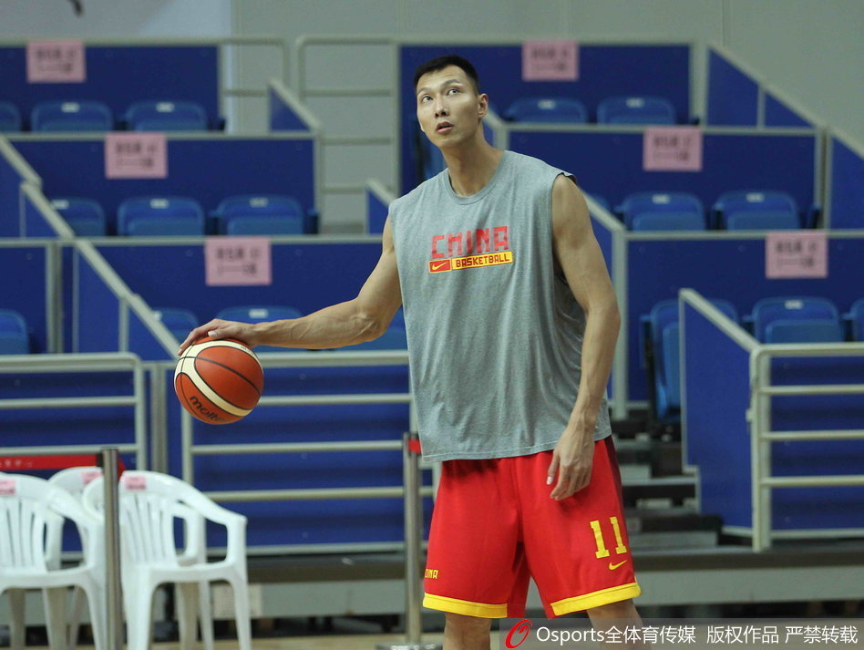 控衛(wèi)蒙！蒙克妙傳助攻薩博尼斯打成2+1，一節(jié)半已送7次助攻