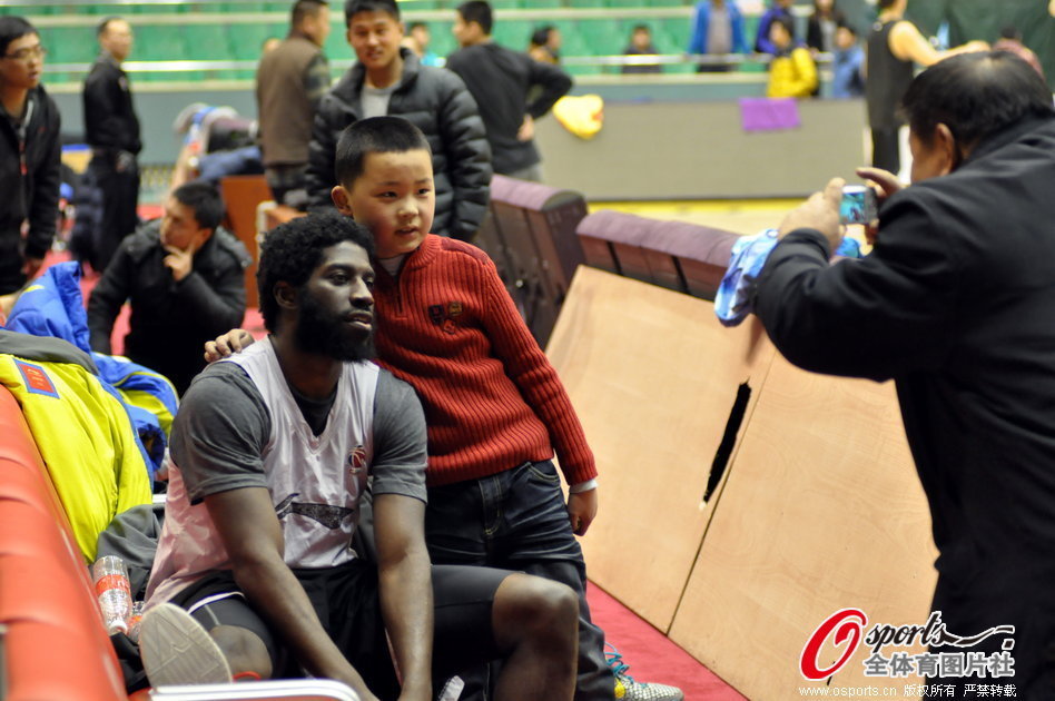 [流言板]手感不佳！杜蘭特半場投籃9中1，得到6分1板2助2帽