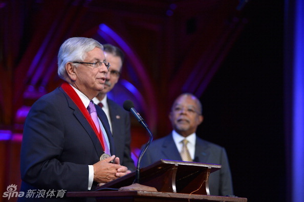 概率0.00001%！埃奇庫姆折斷命運枷鎖 窮苦孩子逆襲的勵志典范！