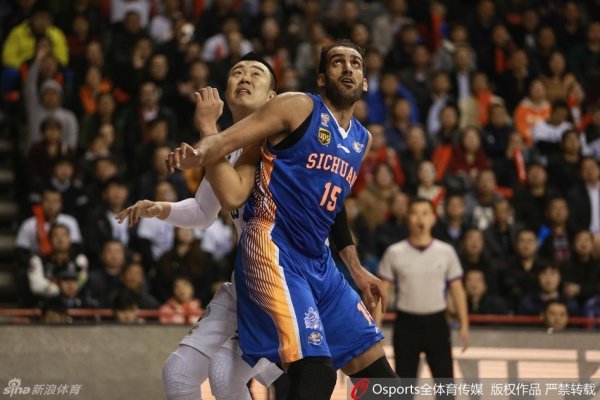 43名中小學(xué)生在澳門NBA中國賽沉浸式體驗籃球訓(xùn)練