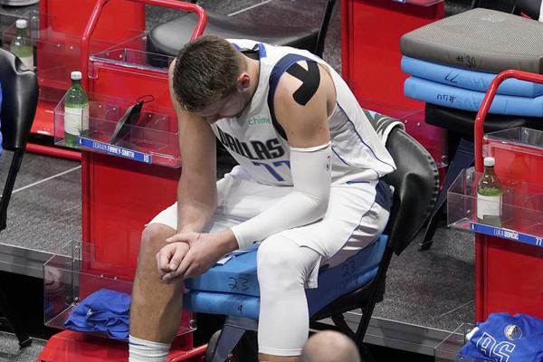 足球報：廣州市足協(xié)區(qū)級青訓中心和區(qū)楚良足球工作室橫瀝基地揭牌