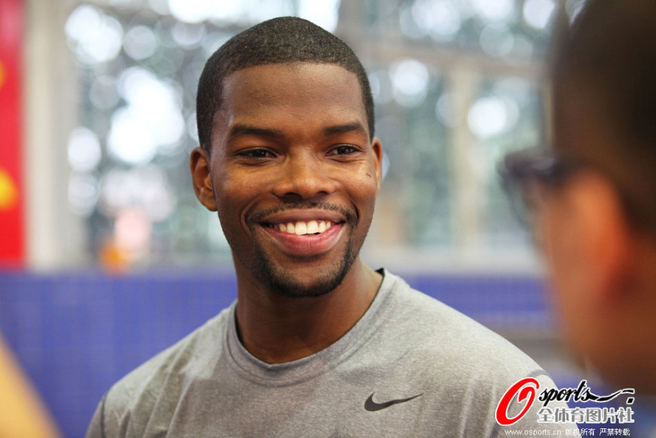 英媒：梅努正在考慮一月租借離隊，熱刺和紐卡對其感興趣