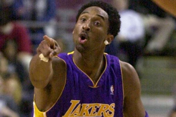 笑容滿面！拉比奧特抵達米蘭，并對鏡頭說了句“forza Milan”acul                                                              
