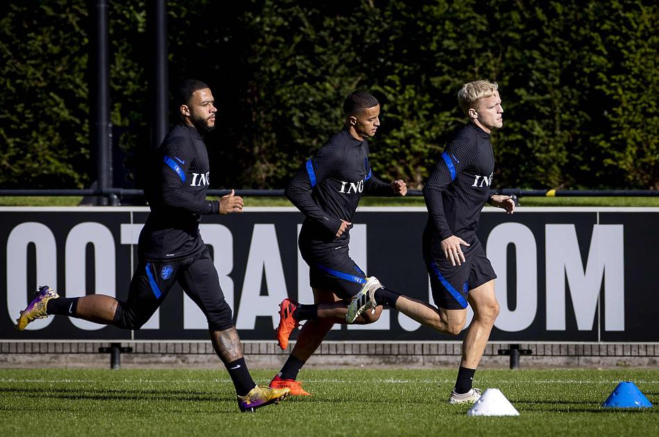 2025年09月26日 22:00:07懂球帝                 北京時(shí)間9月26日中國足球乙級聯(lián)賽 決賽階段爭冠組 第27輪，廣西恒宸主場對陣南通海門珂締緣。廣西恒宸費(fèi)爾南多破門，岑李