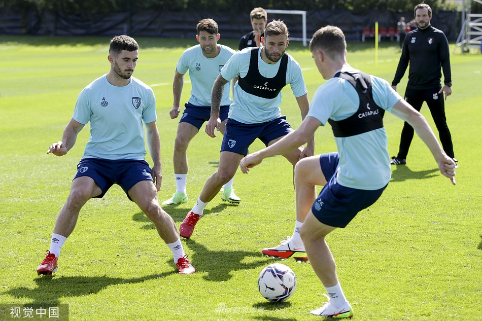 [流言板]失誤如麻！蒙克搶斷李凱爾后助卡特空接扣籃，勇士已12失誤