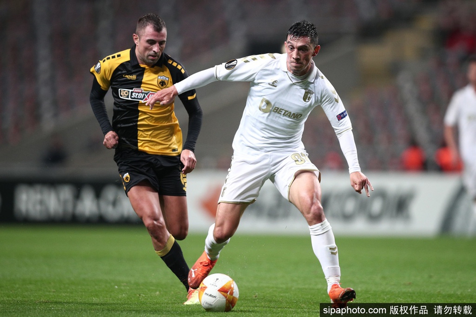 過人如麻，庫杜斯是本賽季五大聯(lián)賽唯一完成30次成功過人的球員