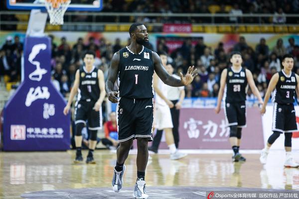 踢出自信了！菲利克斯蝎子擺尾式腳后跟進(jìn)球，本場梅開二度