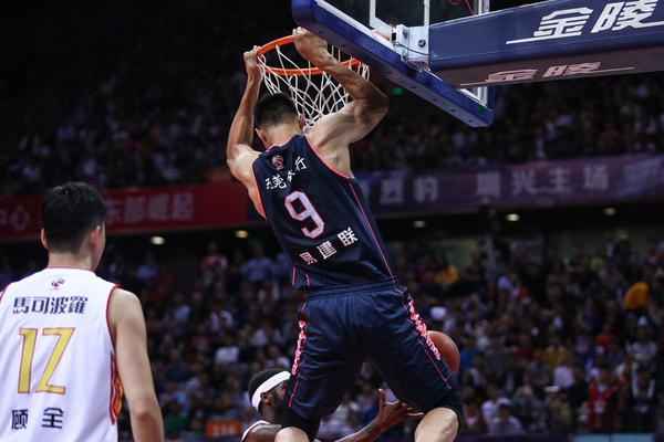 瓜帥登陸英超以來的積分榜：曼城747分居首，利物浦次席，曼聯(lián)第6