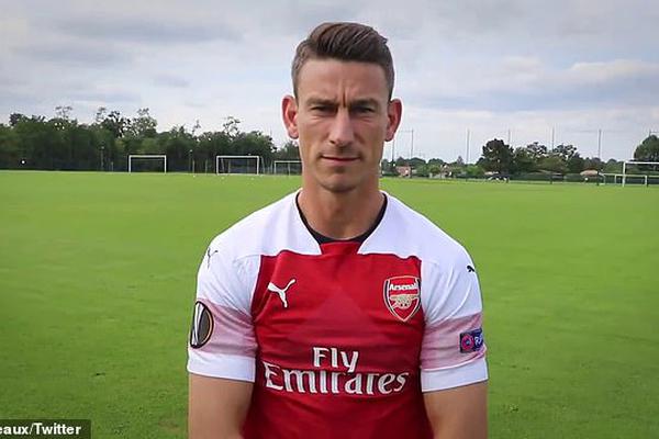 丁文一葉沃誠躋身澳門公開賽54洞前四 爭亞巡首冠