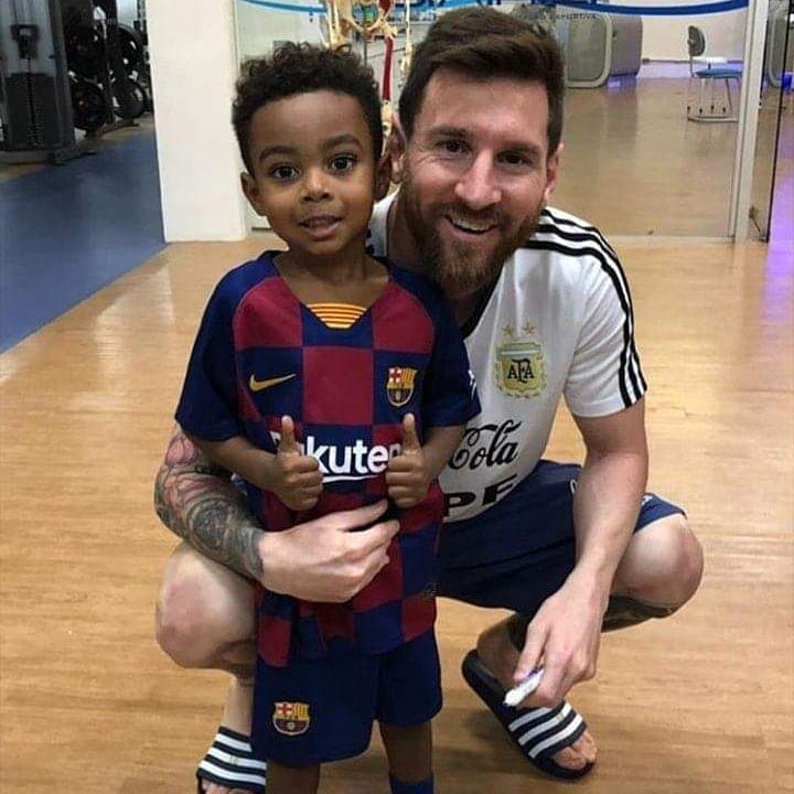 變著法子秀恩愛！克萊女友曬出穿著克萊球衣的拉布布