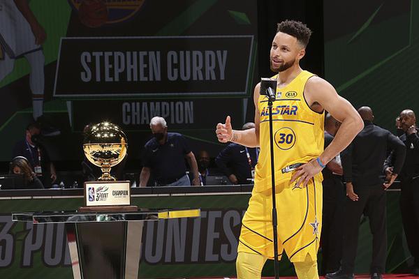 [流言板]美媒調侃：裁判等球不進再吹哨，NBA在確保不讓亞歷山大投丟