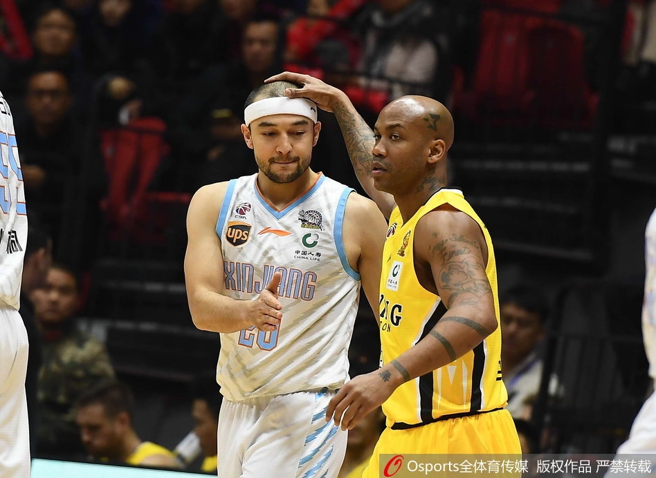 馬卡：巴黎中場維蒂尼亞在比賽中受傷，趕上對陣巴薩的可能性不大