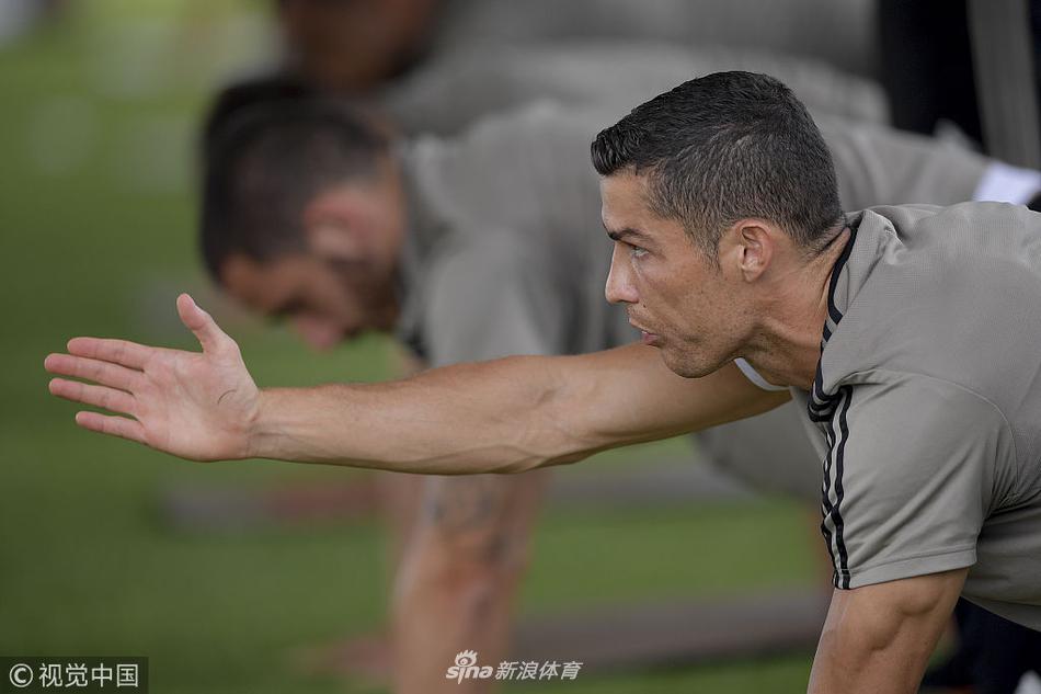 戈登內(nèi)切抽射破門，英格蘭客場1-0領(lǐng)先拉脫維亞！Scheisse                                                                2025
