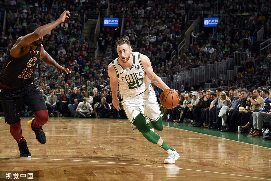 此前金球未發(fā)文，皇馬祝賀赫伊森、居萊爾和馬斯坦托諾進金童候選青年隊                                                                202
