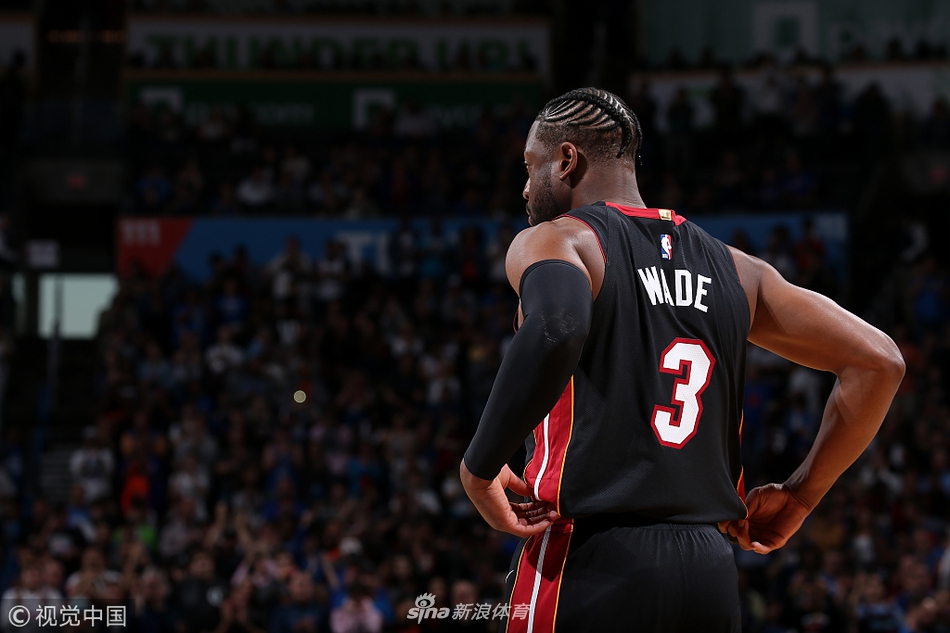 心思都在金球典禮上？巴黎開場5分鐘丟球，舍瓦利耶撲救失誤