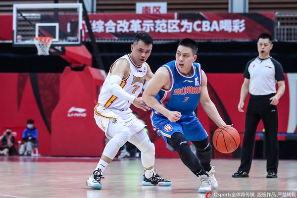 迪馬：佩萊格里尼德比進球后將留在羅馬，那不勒斯嘗試引進法齊尼