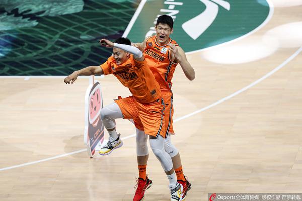 直播吧09月25日訊 前NBA球員魯?shù)?蓋伊在節(jié)目中表示如果自己在2013年沒被交易，灰熊能進總決賽并擊敗熱火奪冠。今日，2013年熱火核心球員韋德在播客節(jié)目《Wy Network by Dwyane
