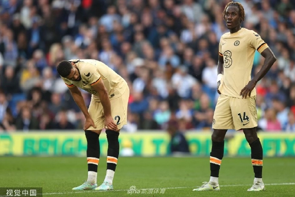 希望無礙！費爾明離開球場時仍身體不適