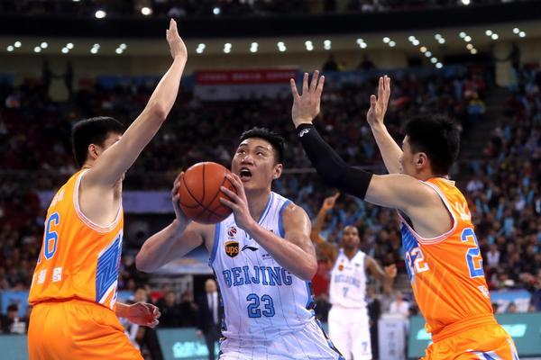 慘??！歐戰(zhàn)客場對陣荷蘭球隊(duì)丟6球，那不勒斯是五大聯(lián)賽首隊(duì)