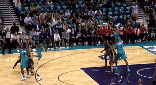 發(fā)揮一般！喬治半場出戰(zhàn)17分鐘，10中3得到7分3板2助攻1搶斷