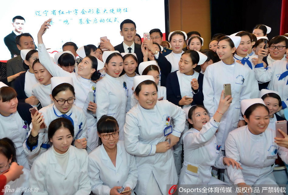 羅馬諾：埃澤轉會文件已簽署，必須及時完成手續(xù)才能出戰(zhàn)利茲聯(lián)