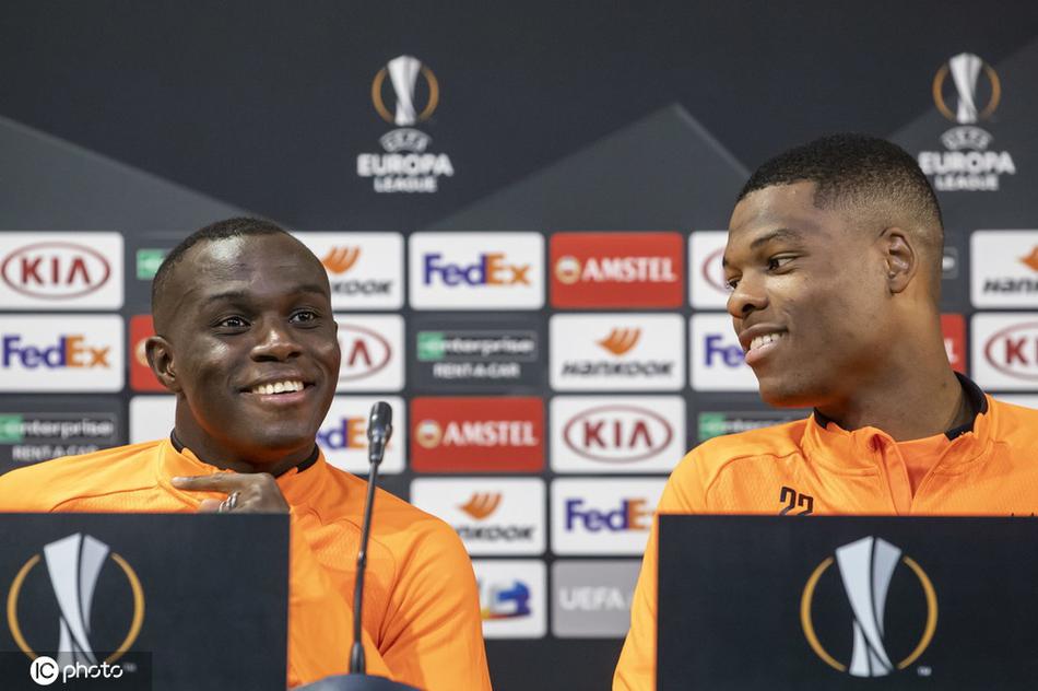 [流言板]烏度卡談沖突：他們面對面對峙，另一個更強壯一些