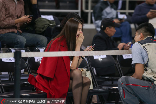 ??居勒爾被米內拉球員要球衣后也要了對方球衣，對方有些沒想到