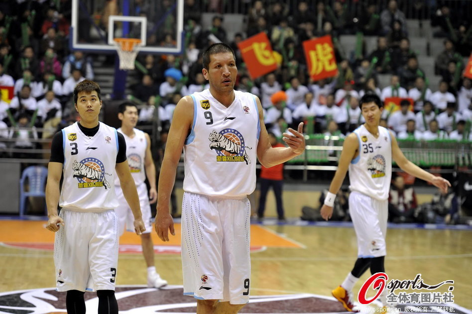 09月17日 歐冠聯(lián)賽階段第1輪 本菲卡vs卡拉巴赫 全場錄像回放