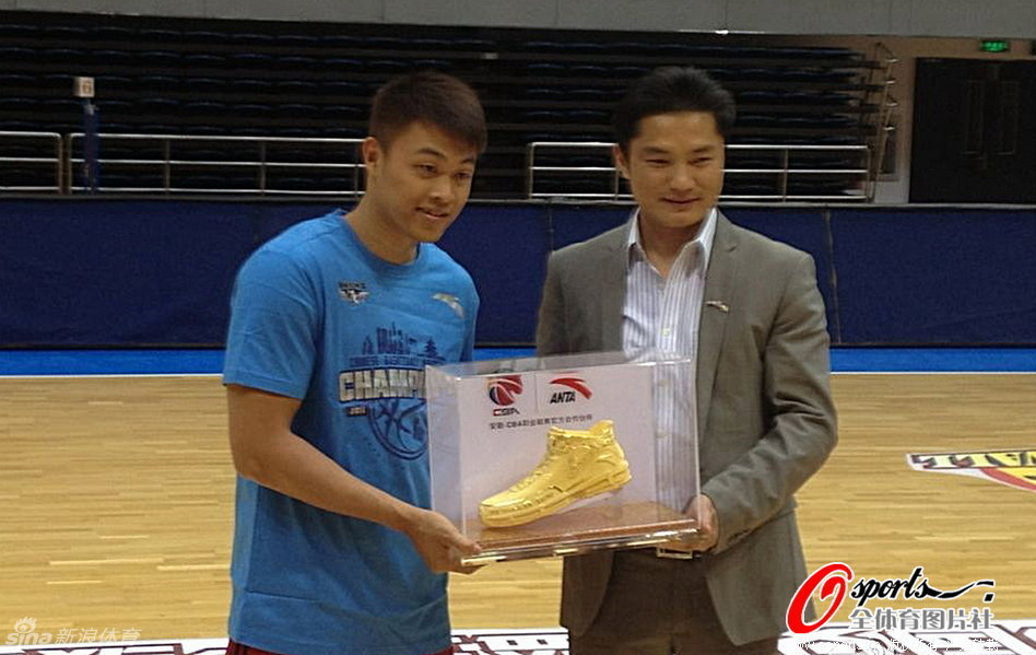 TA：萊切為多古要價(jià)4000萬歐，曼聯(lián)已經(jīng)送上3000萬歐報(bào)價(jià)