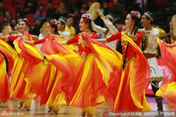 前火箭球員弗農(nóng)質(zhì)疑NBA，稱“偏愛瘦弱白人球員”