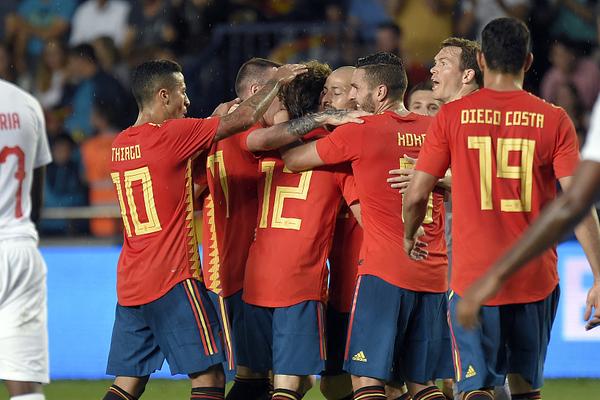 阿隆索：赫伊森應(yīng)黃牌！裁判解釋我不信服 本賽季還會有以少打多