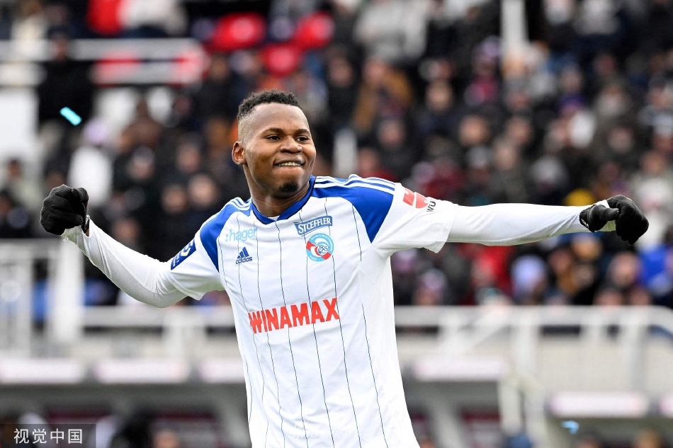 誰能獲獎？男女足金球獎抵達現(xiàn)場